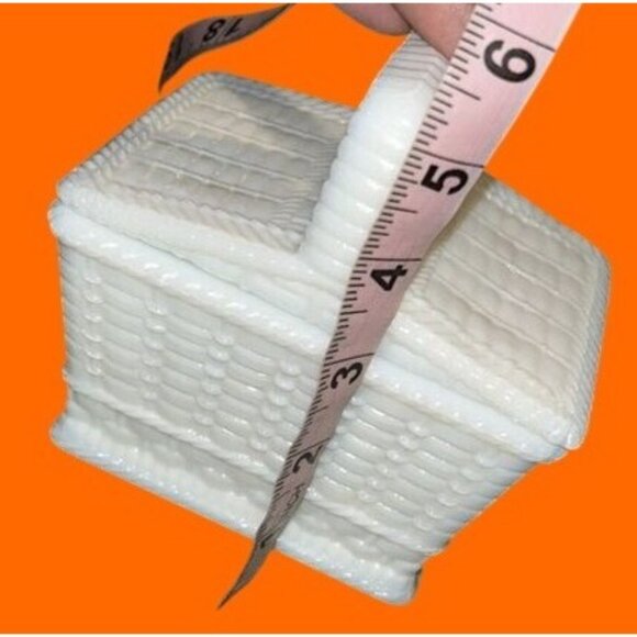 Vintage Westmoreland Milk Glass Miniature Woven Basket Trinket Box With Lid USA - Picture 4 of 8